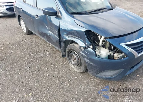 2016 Nissan Versa 1.6 S+ z USA, uszkodzony, nr VIN 3N1CN7AP2GL827095